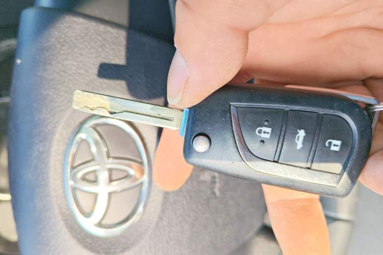 Used Toyota Camry 2016 2.0G 10th Anniversary Leading Edition