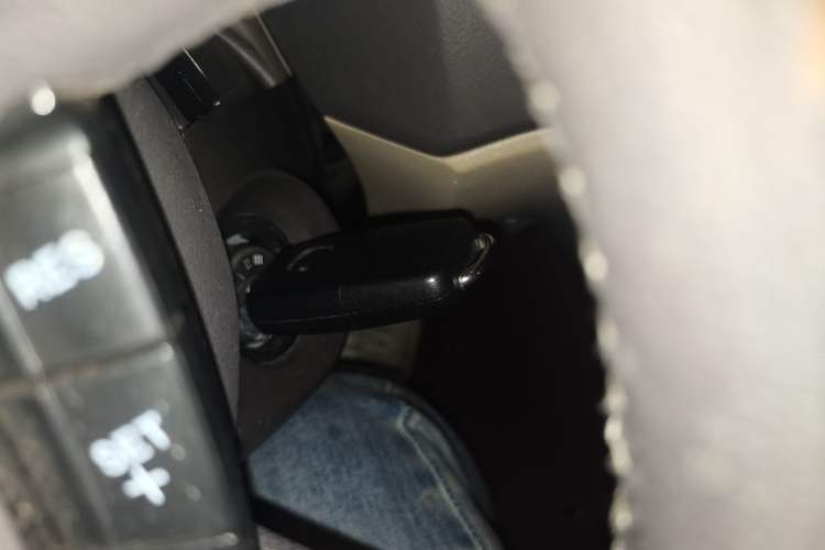 Used Ford Focus 2011 Hatchback 1.8L Automatic Fashion Edition Vehicle Key