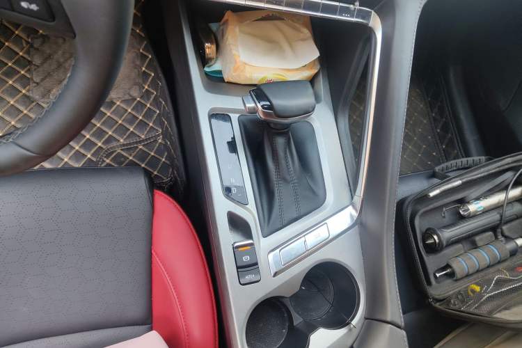 Used CHANGAN CS35PLUS 2022 Blue Whale NE 1.4T DCT Prestige Model