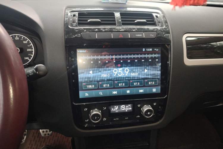 Used Yema T70 2016 Upgraded Model 1.5T Manual Luxury Version
