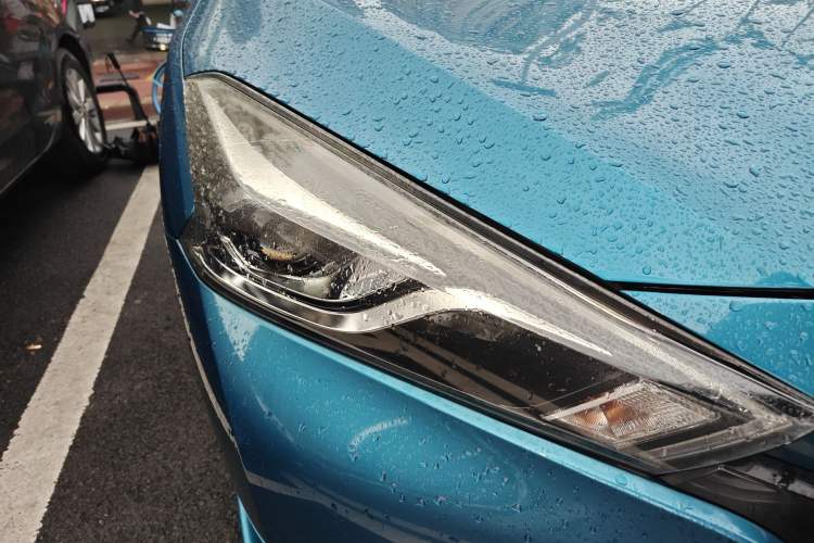 Used Nissan Lannia 2016 1.6L CVT Smart Cool Edition Right Front Headlight