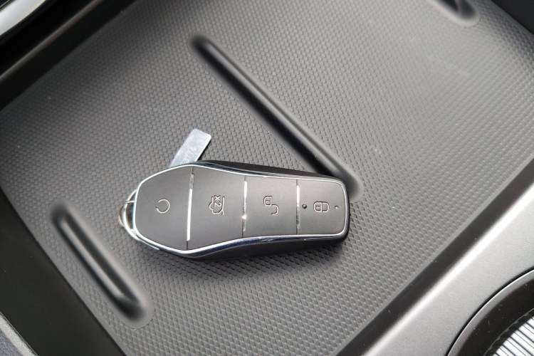 Used BYD Seal 06 New Energy 2025 DM-i Smart Drive 80KM Luxury Model Vehicle Key