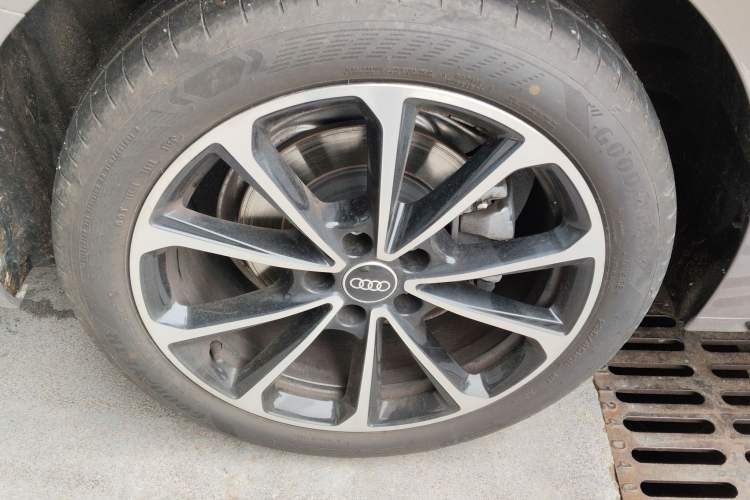 Used Audi A5L 2026 2.0T Sport Right Rear Wheel Hub