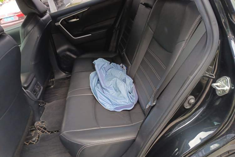 Used Toyota Wildlander 2020 2.0L CVT 4x4 Luxury Edition
