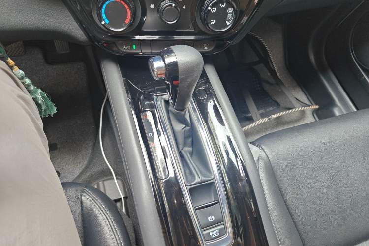 Used Honda Vezel 2015 1.5L CVT two-wheel drive Comfort trim