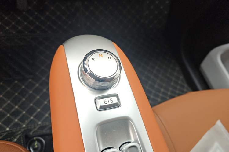 Used CHANGAN NEVO Lumin 2024 301km Orange Wind Edition Gear Lever