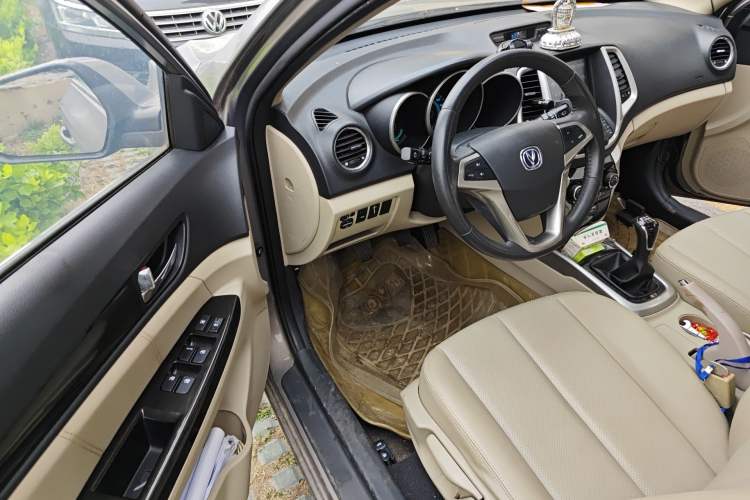 Used CHANGAN Eado 2012 1.6L Manual Luxury Version China IV Standard