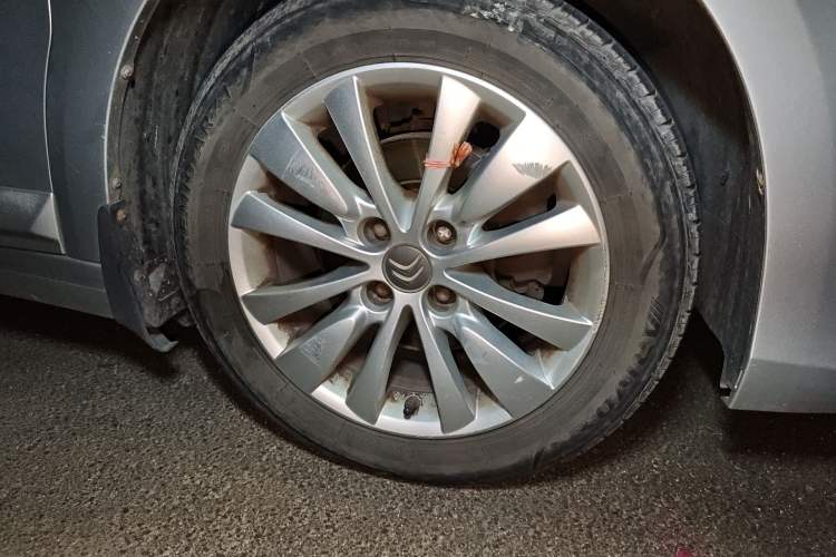 Used Citroen C-Quatre 2014 VTS Version 1.6L Manual - Premium Model Right Front Wheel Hub