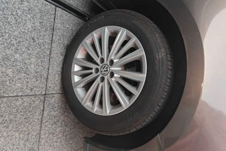 Used Volkswagen Gran Lavida 2013 1.6L Automatic Comfort Model