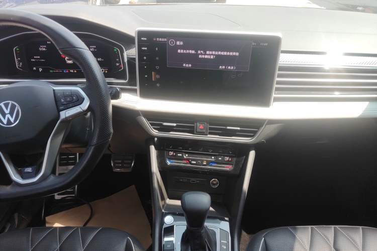 Used Volkswagen Tiguan L 2024 330TSI Automatic Two-Wheel Drive R-Line Enhanced Edition Audio And AC Panel