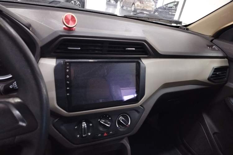 Used Wuling Hongguang 2019 1.5L S Standard Version China VI LAR
