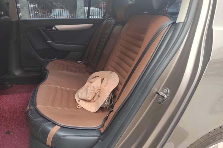 Used Volkswagen Magotan 2013 1.8TSI Premier Model Left Rear Seat