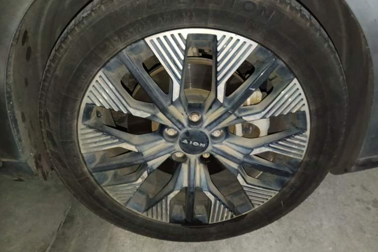 Used AION Y 2022 70 Tech Edition Lithium Iron Phosphate
