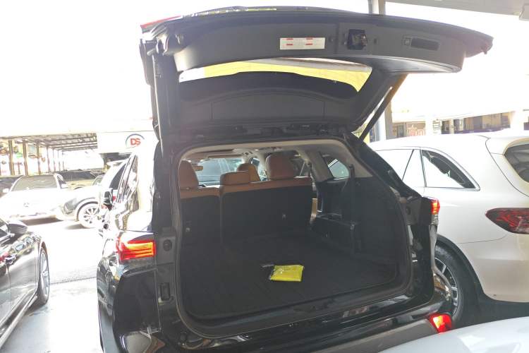 Used Toyota Highlander 2022 380T Four-Wheel Drive Prestige Edition 7-Seater Trunk