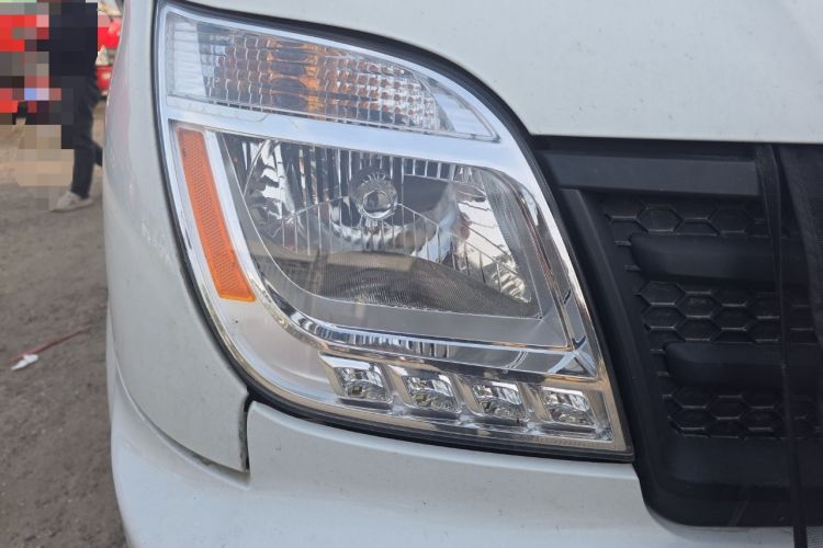 Used SAIC MAXUS Xintu V80 2021 2.0T Manual Classic Aoyuntong Long Wheelbase High-Roof 6/7/8/9-Seater