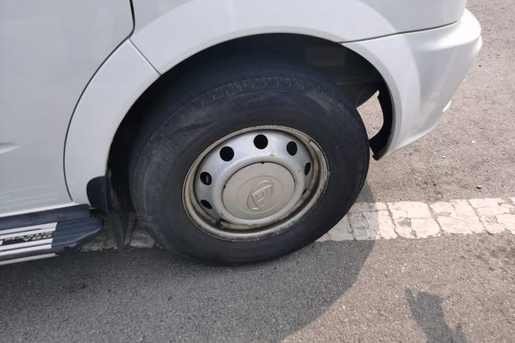 Used SAIC MAXUS Xintu V80 2023 2.0T Manual Classic Aoyuntong Long Wheelbase Mid-Height 6/7/8/9-Seater