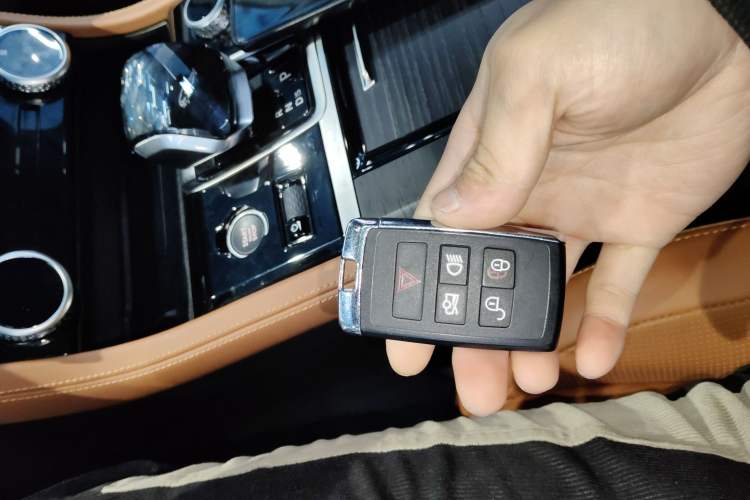 Used Jaguar XFL 2024 2.0T P300 Four-Wheel Drive Flagship Sport Gold Edition