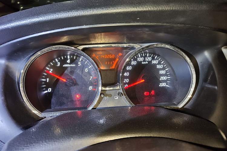 Used Nissan Livina 2013 1.6XE Manual Comfort Edition