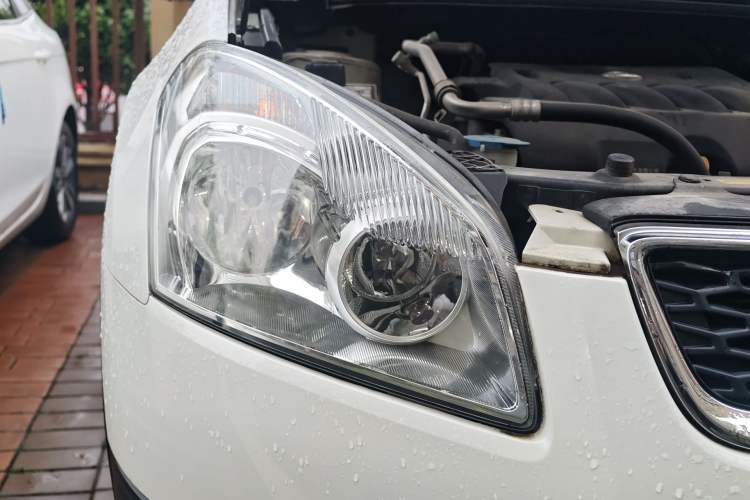 Used Nissan Qashqai 2012 2.0 XL Fire CVT 2WD Right Front Headlight