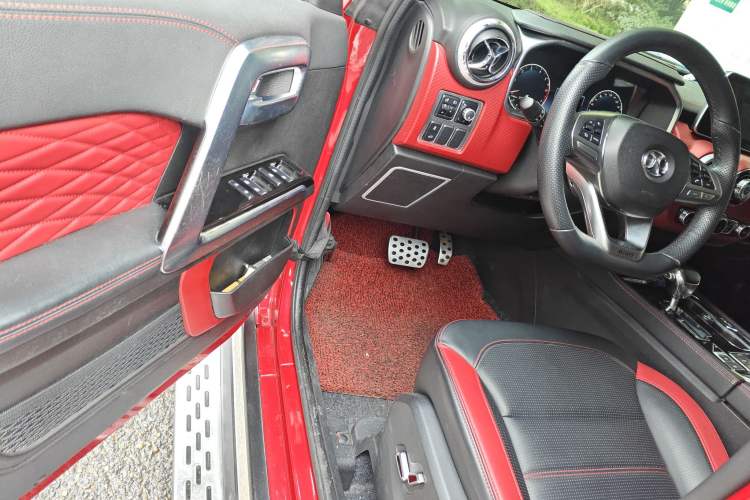 Used BAIC Off-Road BJ40 2018 PLUS 2.3T Automatic Four-Wheel Drive Flagship Version China V Emission Standard Driver Seat