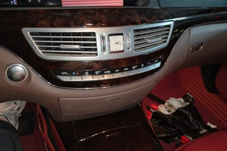 Used Mercedes-Benz S-Class 2012 S 300 L Prestige Grand Edition Audio And AC Panel