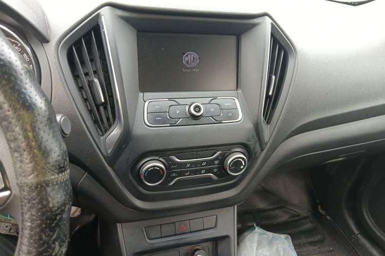 Used MG GT 2015 1.5T Automatic Luxury Edition Audio And AC Panel