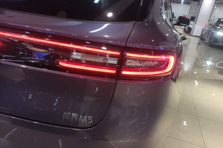 Used Hima AITO M5 2025 Extended-Range Ultra All-Wheel-Drive Version
