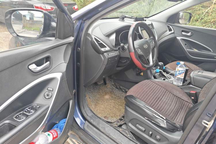 Used Hyundai Santa Fe 2017 2.0T Automatic All-Wheel Drive Smart 7-Seater Driver Seat