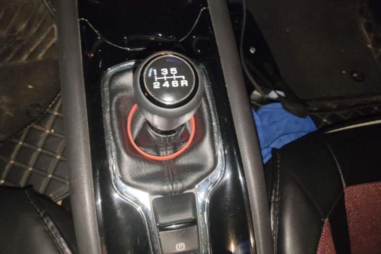 Used Honda Vezel 2017 1.5L manual two-wheel drive Comfort trim level