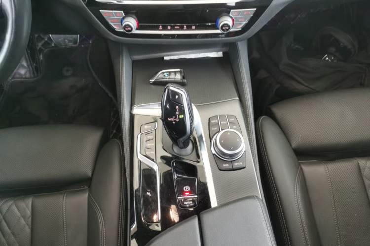Used BMW 5 Series 2022 Restyled 525i M Sport Package Gear Lever