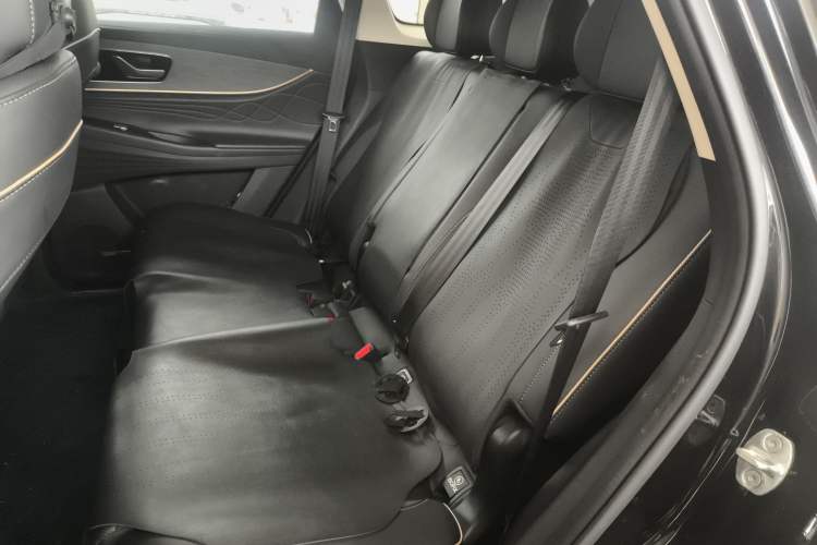 Used Chery Tiggo 9 2023 Facelift 2.0T Dual-Clutch Two-Wheel Drive Luxury Edition 5 Seats