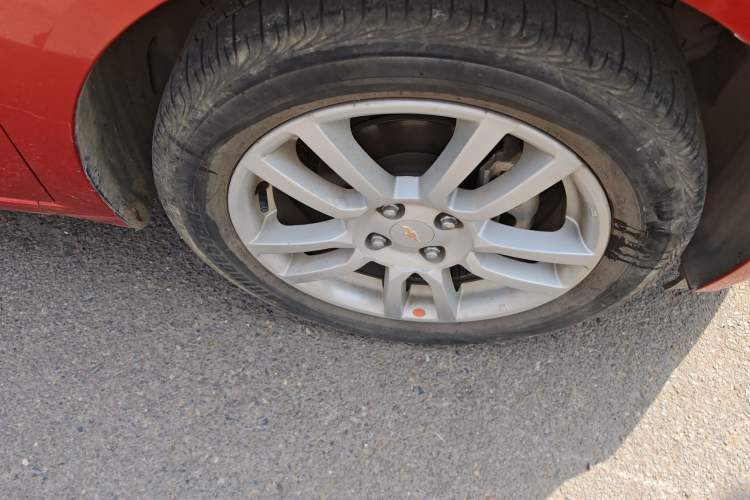 Used Chevrolet Aveo Sonic 2011 Sedan 1.4L Manual Transmission SE