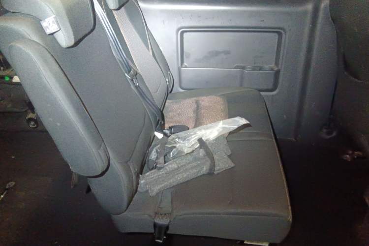 Used JAC Refine M3 2022 PLUS 1.8L 7-seater Standard Model Interior 4