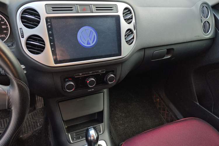 Used Volkswagen Tiguan L 2016 280TSI Automatic Two-Wheel-Drive Silk Road Style Edition
