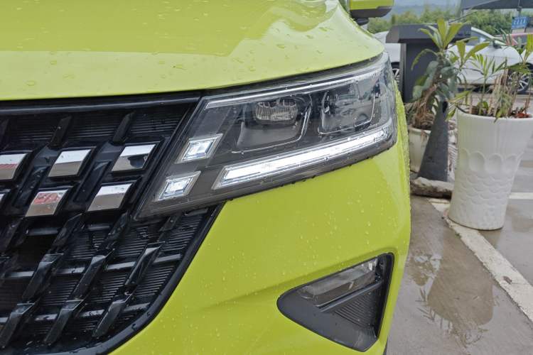 Used Wuling Alvez 2022 1.5L CVT Comfort Edition Left Front Headlight