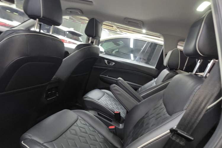 Used Wuling Jiachen 2022 1.5T CVT Deluxe Flagship Edition Left Rear Seat