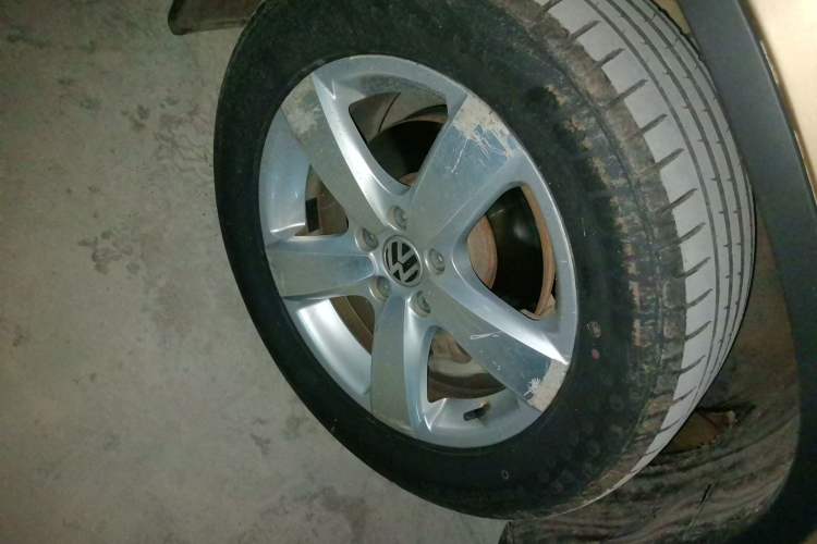 Used Volkswagen Tiguan 2012 1.8TSI Automatic All-Wheel Drive Elite Edition Right Front Wheel Hub