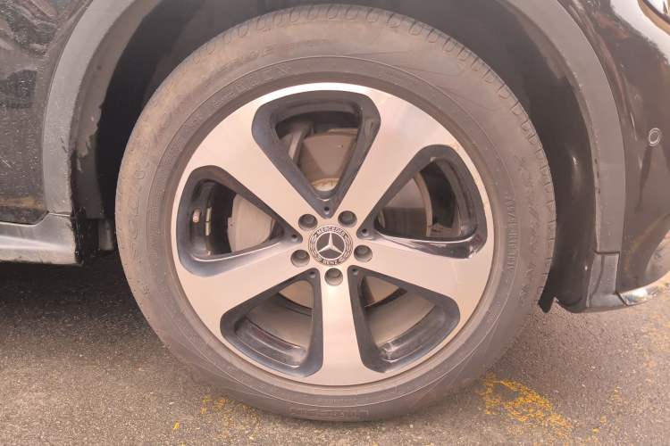 Used Mercedes-Benz GLC 2019 Facelift GLC 260 L 4MATIC Luxury Model Right Front Wheel Hub