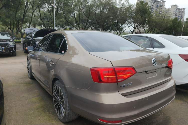 Used Volkswagen Sagitar 2015 1.6L Automatic Comfort Model Rear Left 45 Deg