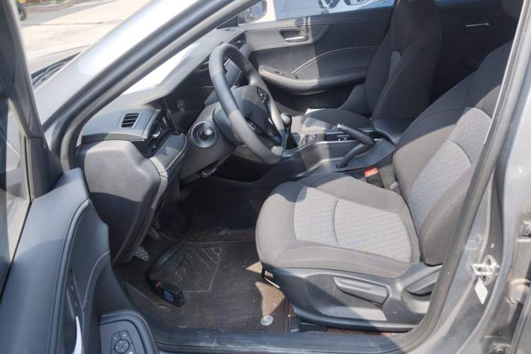 Used Roewe i5 2023 1.5L Manual Comfort Edition