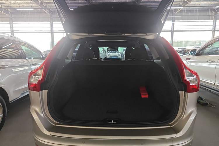 Used Volvo XC60 2017 T5 Smart Upgrade Edition