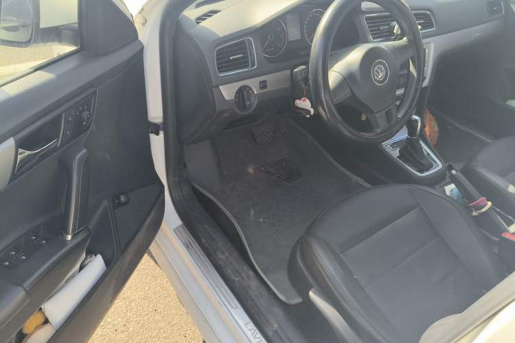 Used Volkswagen Lavida 2013 Restyled Classic 1.6L Automatic Comfort Edition