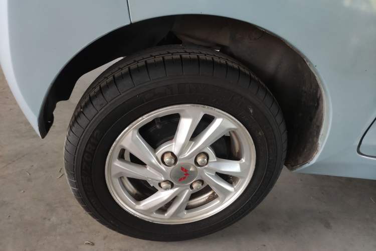 Used Wuling Hongguang MINIEV 2021 Macaron Premium Model – Lithium-NMC Right Rear Wheel Hub