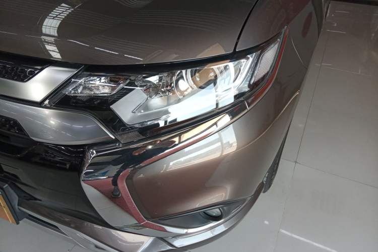 Used Mitsubishi Outlander 2021 Revised Version 2.0L Two-Wheel Drive Enjoyment Edition 5 Seats
