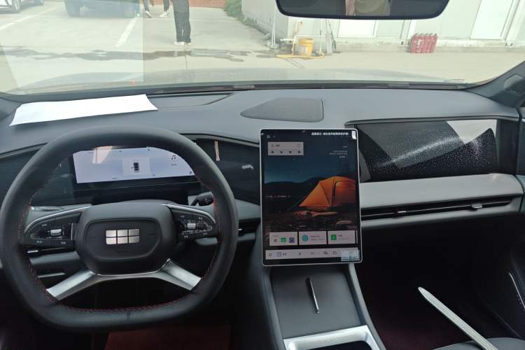 Used Geely Galaxy L7 2025 EM-i 115km Long-Range Version
