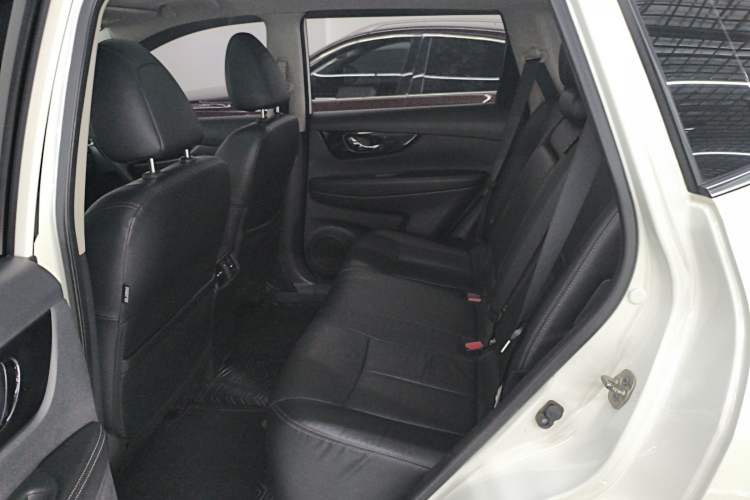 Used Nissan X-Trail 2019 2.0L CVT Smart Connect Comfort Edition 2WD
