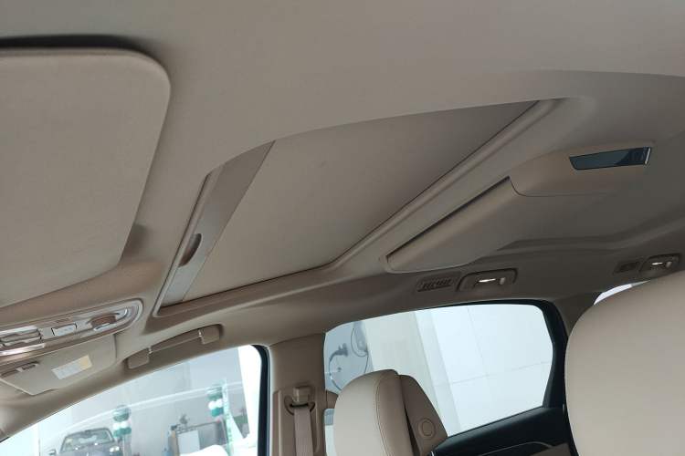 Used Buick GL8 New Energy 2025 Lu Shang Luxury Edition 7-Seater Headliner