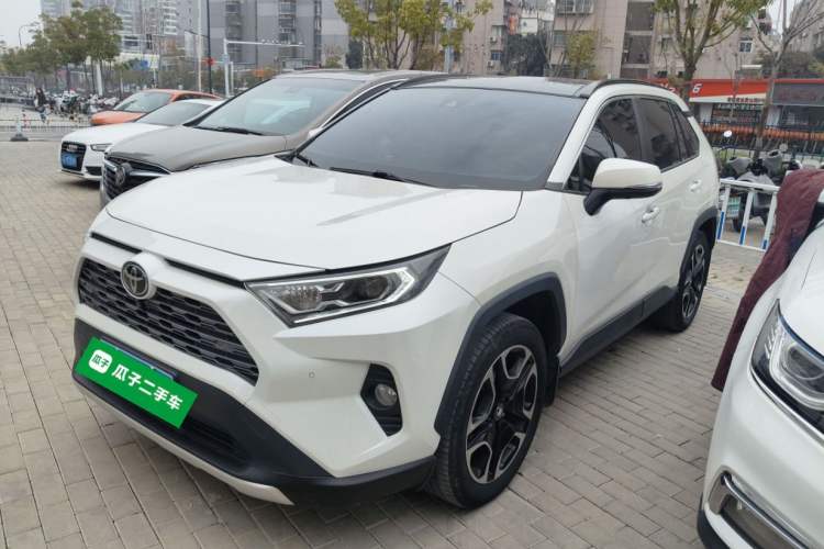 Used Toyota RAV4 2020 2.0L CVT Four-Wheel Drive Prestige Edition