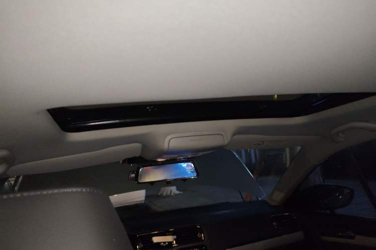 Used Volkswagen Sagitar 2015 1.6L Automatic Comfort Model Headliner