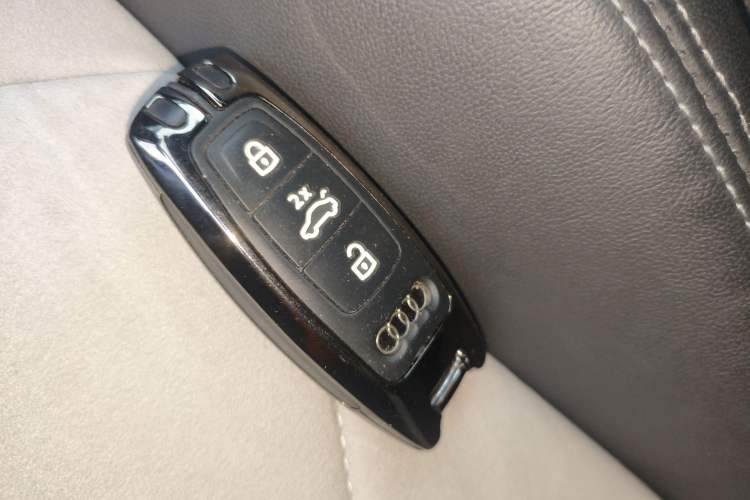 Used Audi A6L 2019 40 TFSI Luxury Dynamic Model Vehicle Key